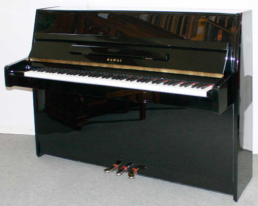 Klavier-Kawai-K-15-schwarz-F015084-1-a